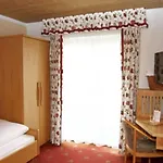 Hotel Voelserhof 4*